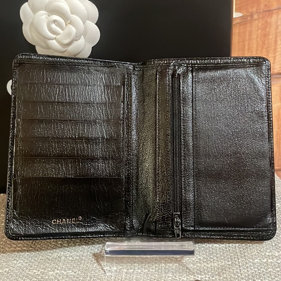 Chanel Black Caviar Leather Wallet Cash, Credit Card, Zip Coin Compartments - Picture 4 of 9